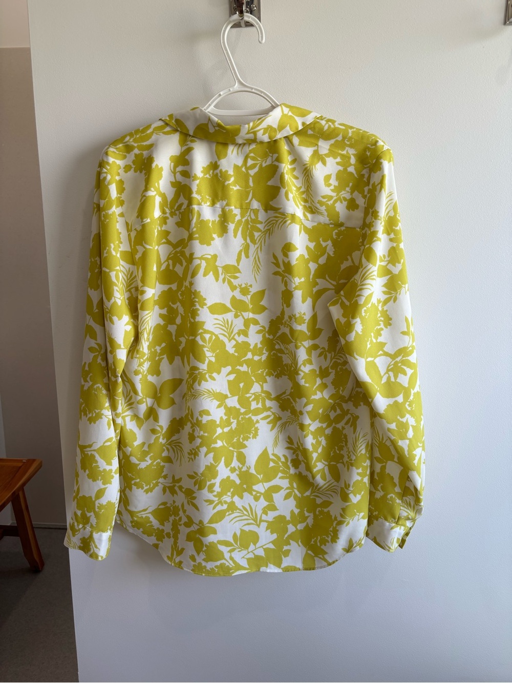 Ann Taylor White and Yellow Floral Button-Up Blouse - Picture 3 of 3